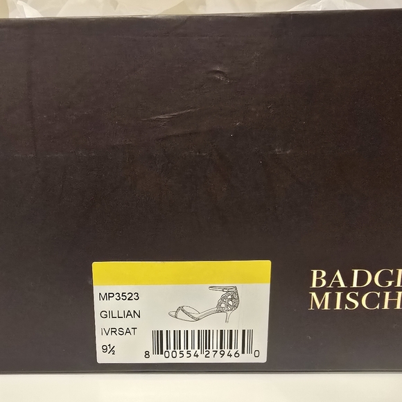 Badgley Mischka Gillian Ivory Ankle Strap Kitten Heels Womens 9.5 - Picture 8 of 11